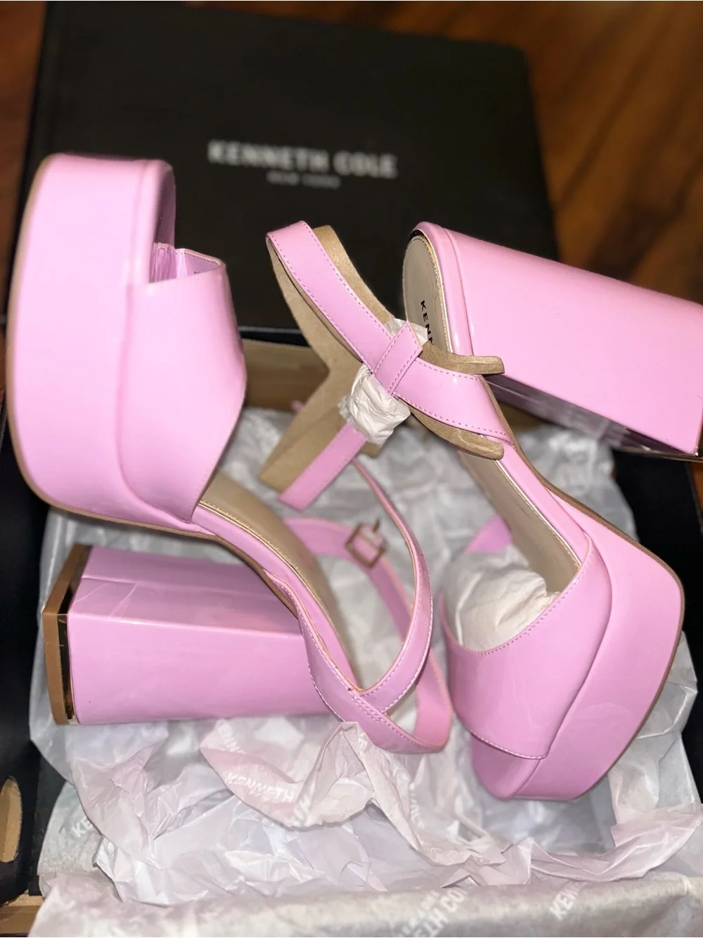 Kenneth Cole kenneth cole